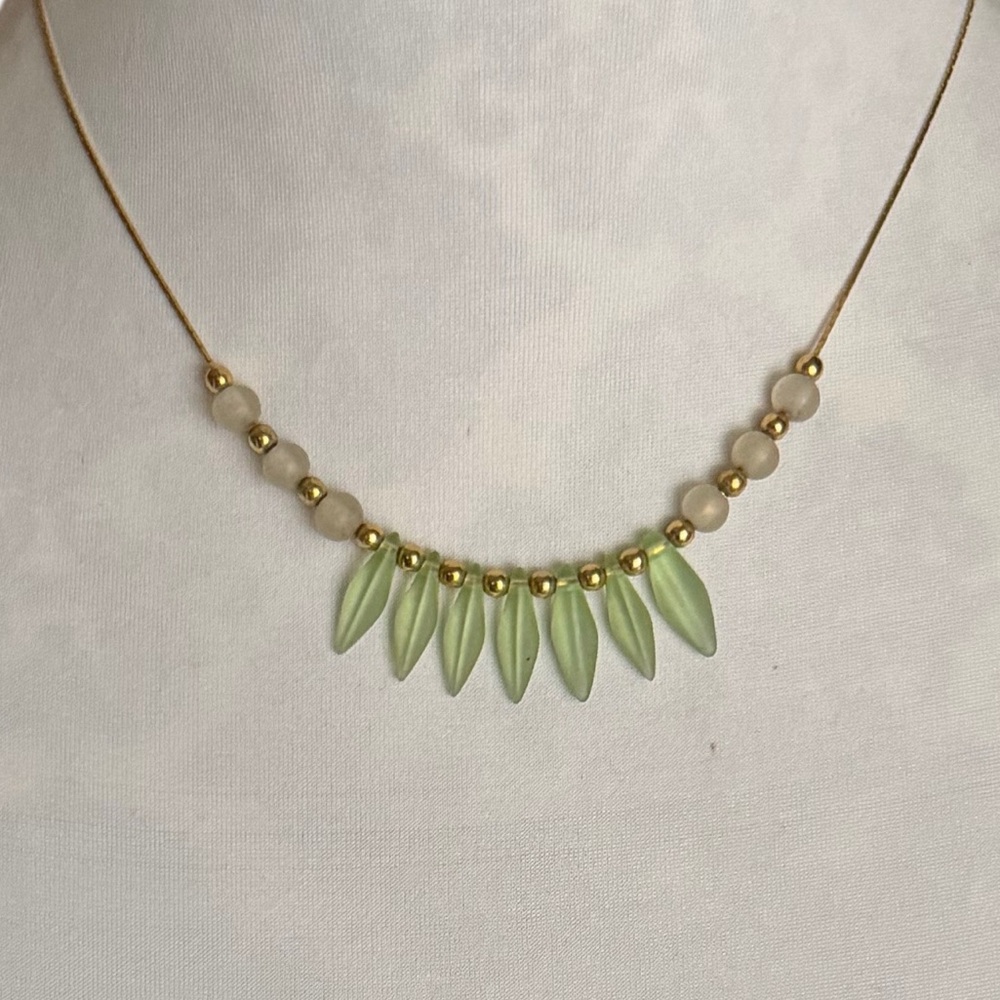 Green Glass Leaf-Shaped Beaded Necklace | Gold Tone Beaded | Boho